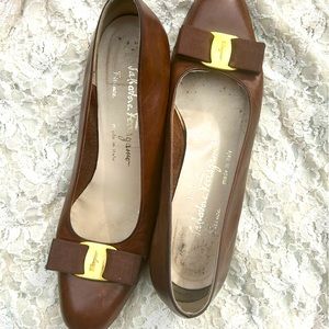 Salvatore Ferragamo | Boutique Elegant Brown Leather Flat Shoes | Size 8.5
